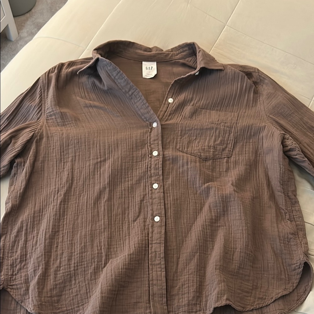 GAP women’s Brown Button-Down Shirt